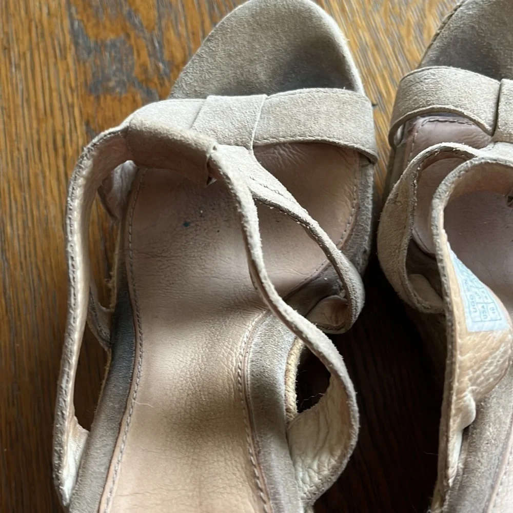UGG Tawnie Espadrille wedge sandals size 10 tan color